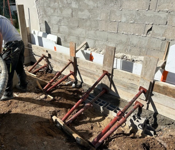 Maitre d'Œuvre Constans - reconstruction d'un garage et rénovation d'une couverture d'une habitation à Olivet