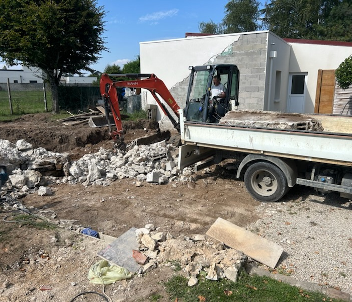 Maitre d'Œuvre Constans - reconstruction d'un garage et rénovation d'une couverture d'une habitation à Olivet