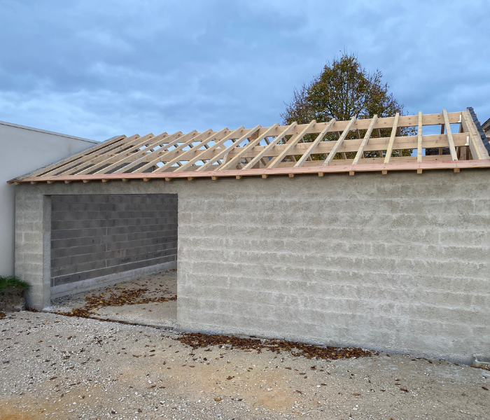 Maitre d'Œuvre Constans - reconstruction d'un garage et rénovation d'une couverture d'une habitation à Olivet
