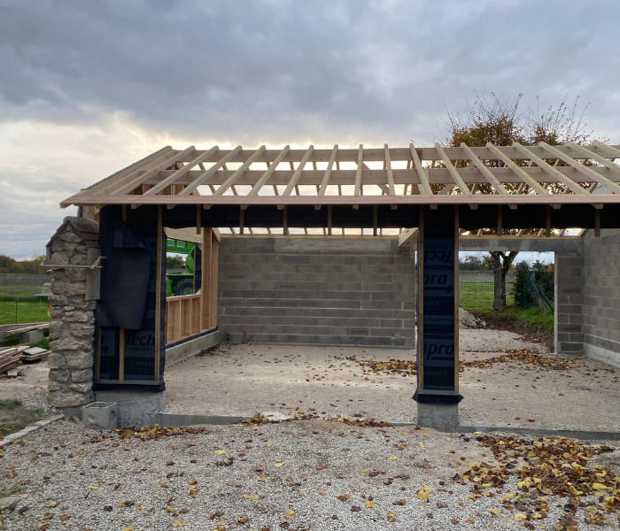 Maitre d'Œuvre Constans - reconstruction d'un garage et rénovation d'une couverture d'une habitation à Olivet